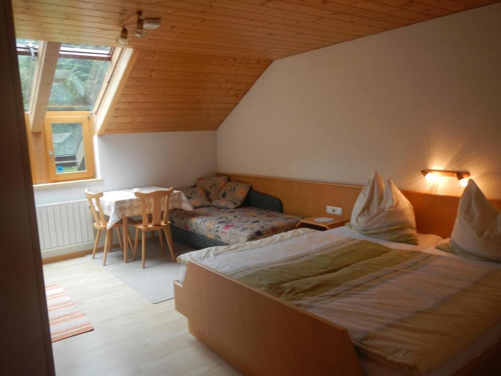 Ferienwohnungen Sutter Au (Vorarlberg) Zimmer foto
