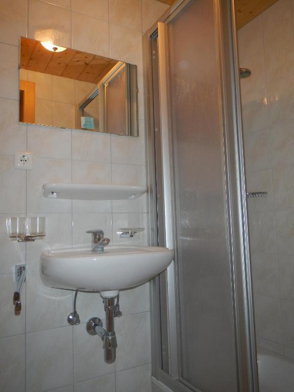 Ferienwohnungen Sutter Au (Vorarlberg) Zimmer foto